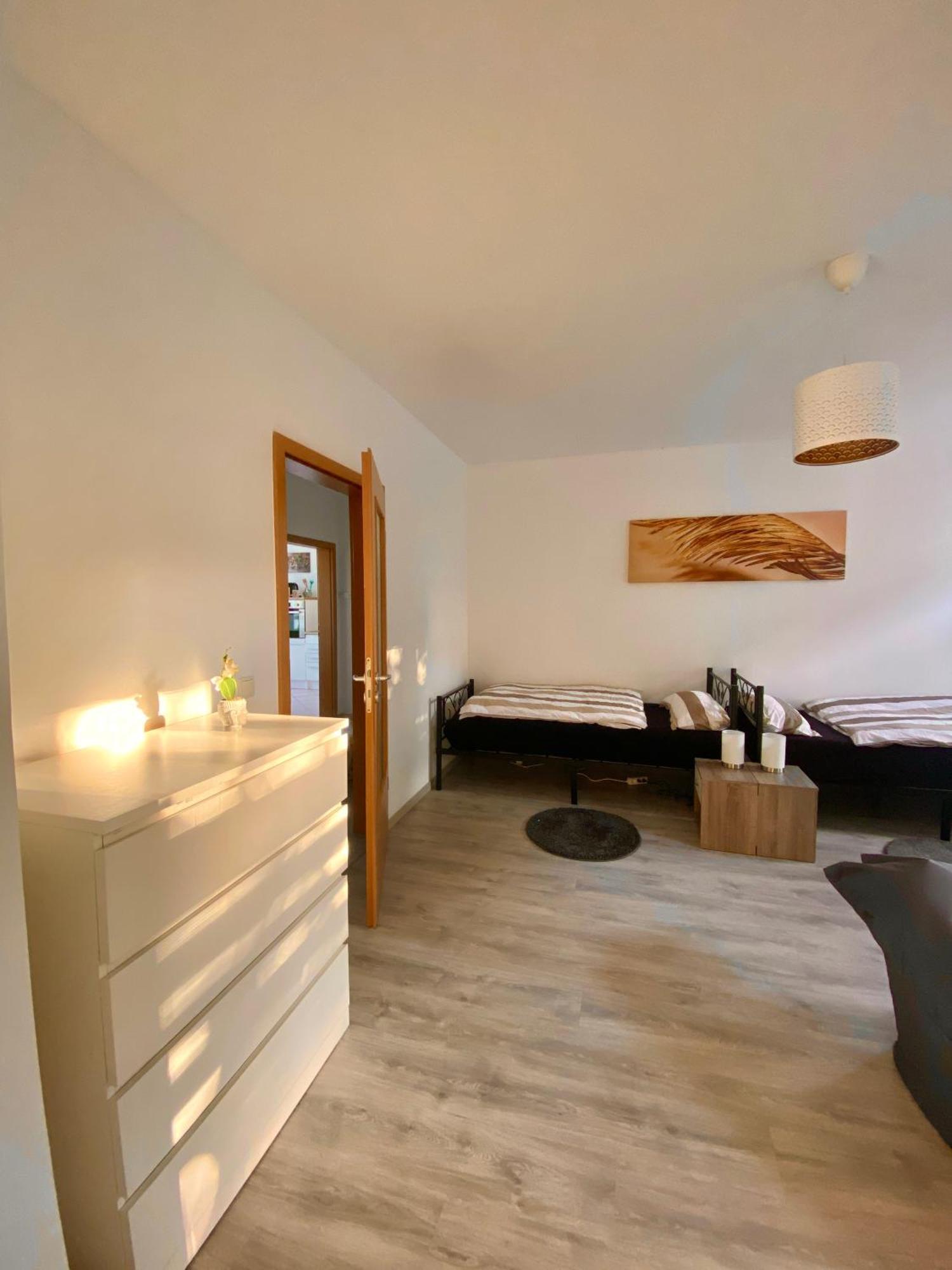 Schoene 3-Zimmer Monteurswohnung Im Sueden Von Leipzig Eg Екстер'єр фото