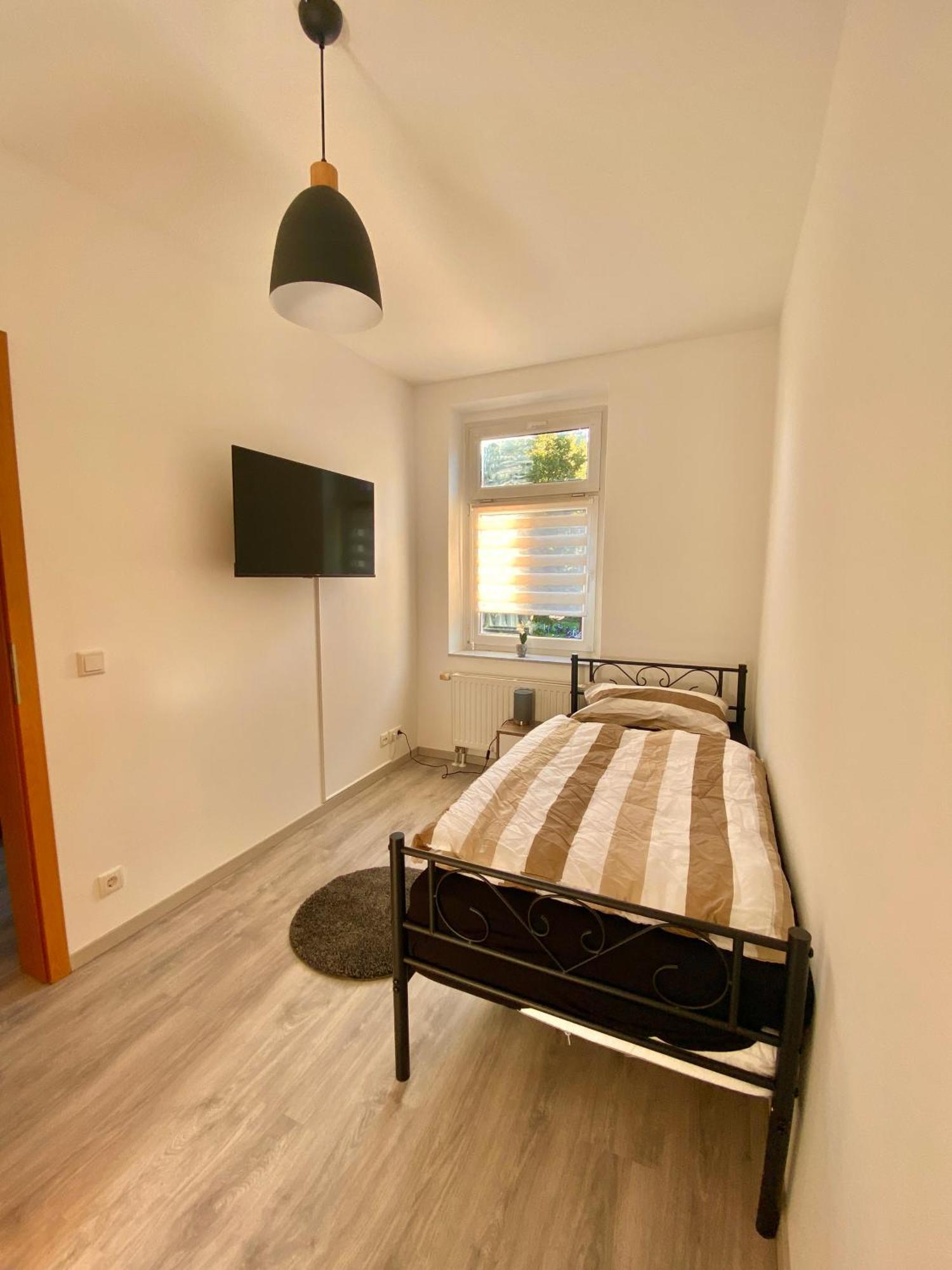 Schoene 3-Zimmer Monteurswohnung Im Sueden Von Leipzig Eg Екстер'єр фото