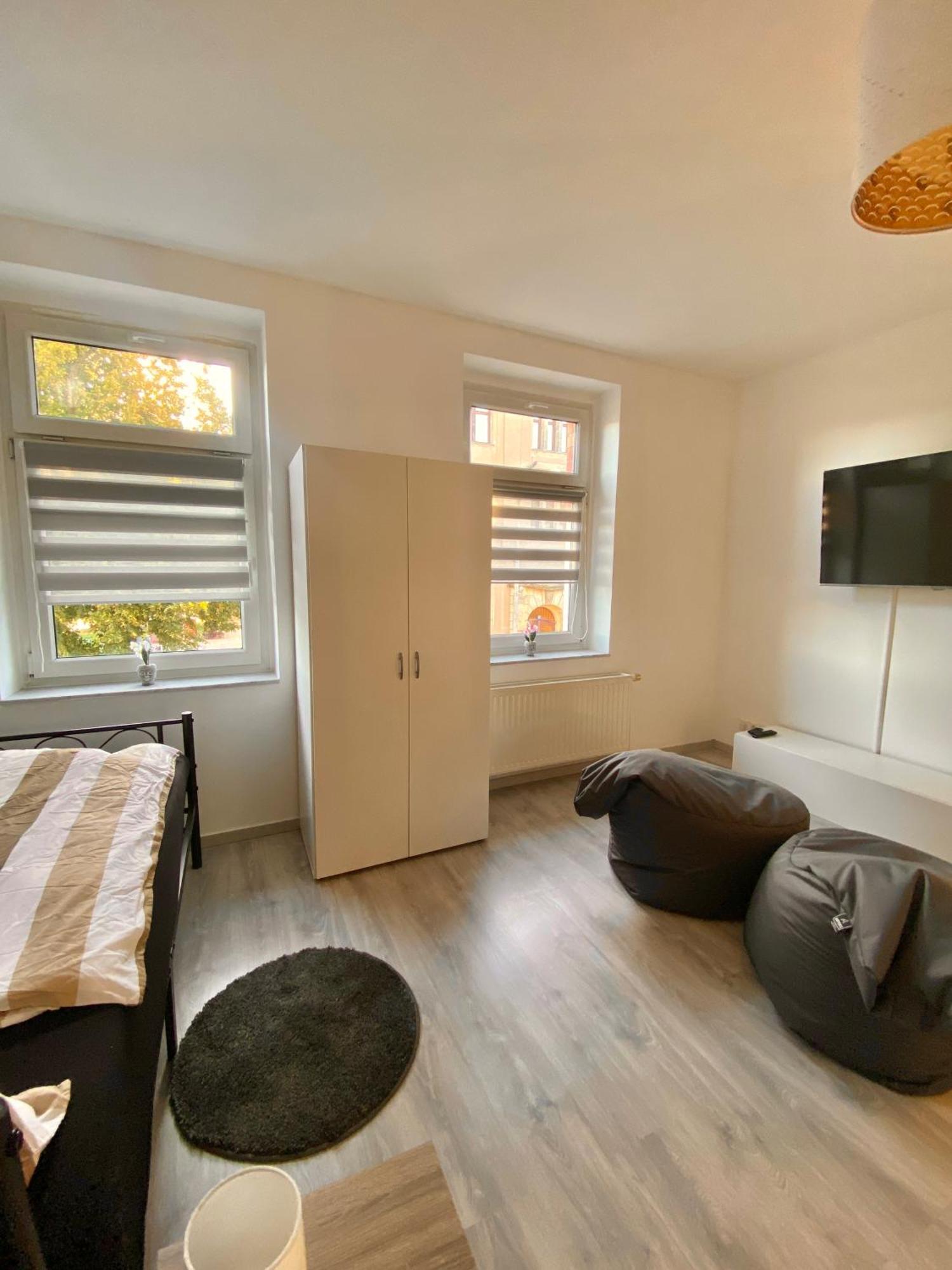 Schoene 3-Zimmer Monteurswohnung Im Sueden Von Leipzig Eg Екстер'єр фото